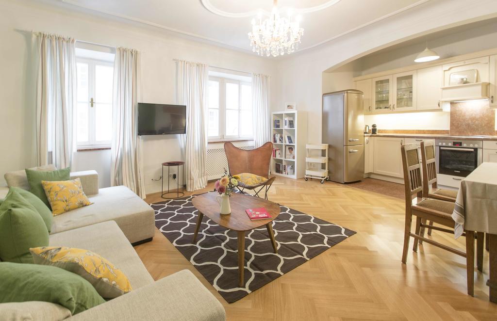 Apartment Heart Of The City Center Salzburg Bagian luar foto